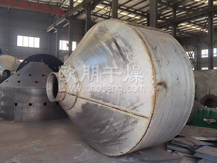 常州欧朋干燥超大型15000升双锥干燥机制作中，是目前同行业最大的双锥干燥机！