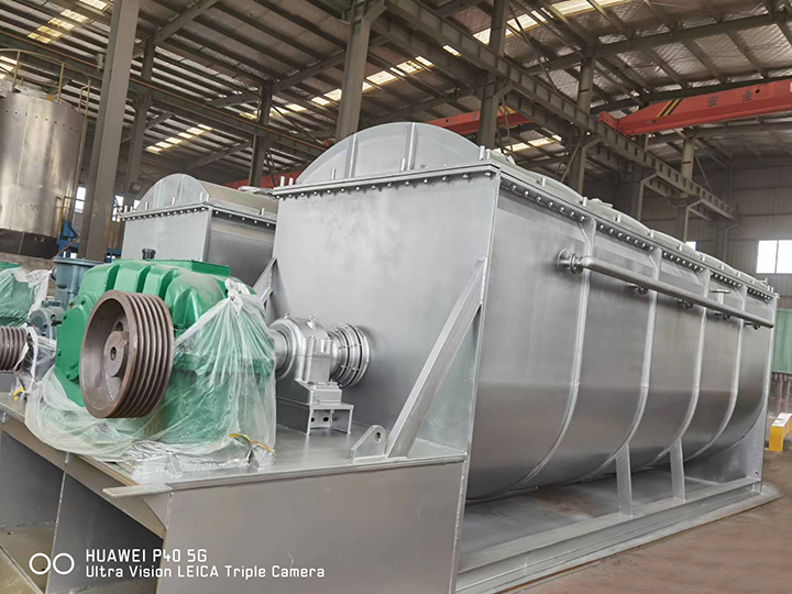 常州欧朋干燥高温真空碳化耙式干燥机实力可见，欢迎实地考察！